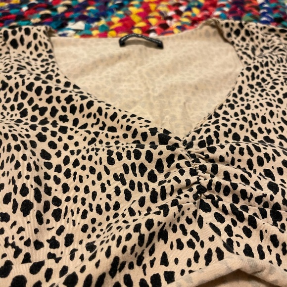 Brandy Melville cheetah crop top♡︎ - Picture 2 of 3